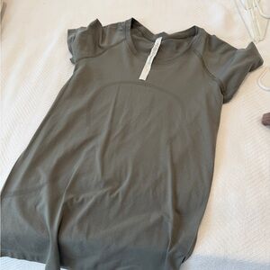 lululemon athletica Short Sleeve Tee in Olive Green